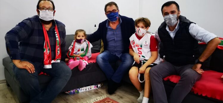 Karşıyaka Spor Kulübü Başkanı Turgay Büyükkarcı'dan minik Ayda'ya ziyaret