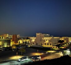 Katar'daki Kültür Köyü'nün duvarlarına Hazreti Muhammed'in ismi yansıtıldı