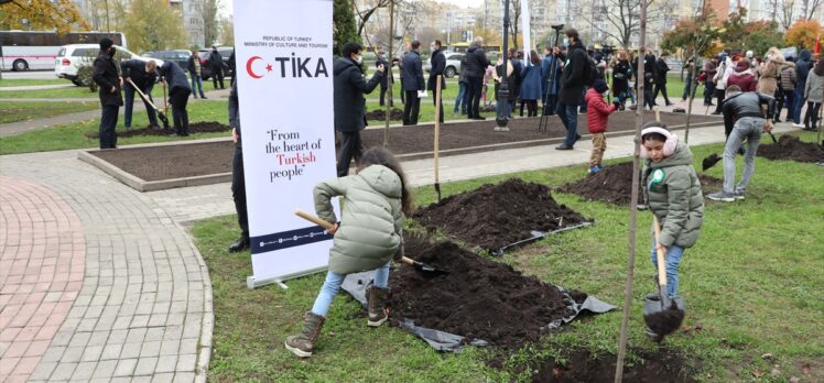 Kiev'de 11 Kasım Milli Ağaçlandırma Günü'nde fidan dikildi