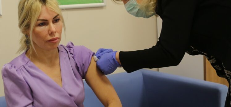 Kovid-19 aşısının 2. dozu yapılan Akdeniz Üniversitesi Rektörü Özkan: “Kendimi gayet dinç hissediyorum”