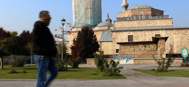 Mevlana Müzesi'nin turkuaz kubbesi “100 ton yük”ten kurtarıldı