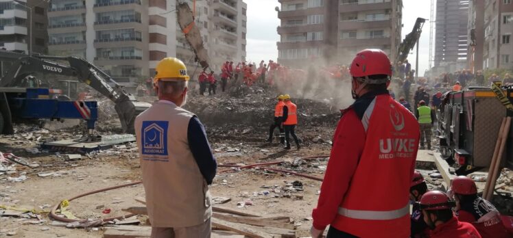 Pakistan merkezli “Al Khidmat” Vakfı, İzmir depremi dolayısıyla Türkiye’ye heyet gönderdi