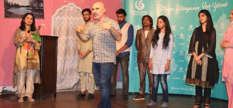 Pakistan'da konservatuvar öğrencileri, YEE'nin atölyesinde buluştu