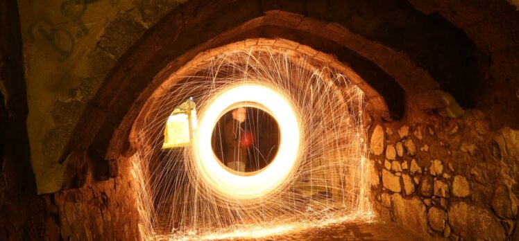 Şanlıurfa'da tarihi mekanlar “ışıkla boyama” tekniğiyle fotoğraflandı