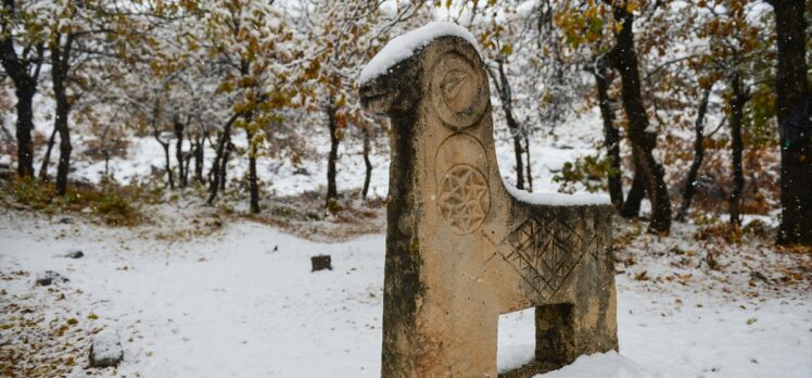 Tunceli'ye mevsimin ilk karı yağdı