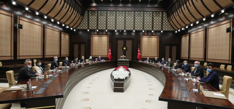 Erdoğan, Özel Hastaneler ve Sağlık Kuruluşları Derneği Yönetim Kurulu üyelerini kabul etti