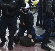 Yunanistan'da “17 Kasım” protestolarına polis müdahalesi