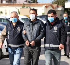 Adana'da bir kişiyi bıçaklayarak öldürdüğü öne sürülen zanlı tutuklandı