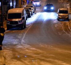 Ardahan'da kar yağışı kenti beyaza bürüdü