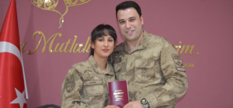 Aydın'da asker çift, üniformalarıyla dünyaevine girdi