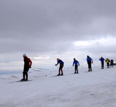 Bitlis'te kayaklı koşu takımı, Nemrut Dağı'nda antrenman yapıyor