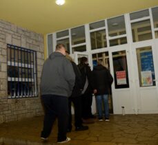 Bosna Hersek'in Mostar şehrinde halk yerel seçim için sandık başında