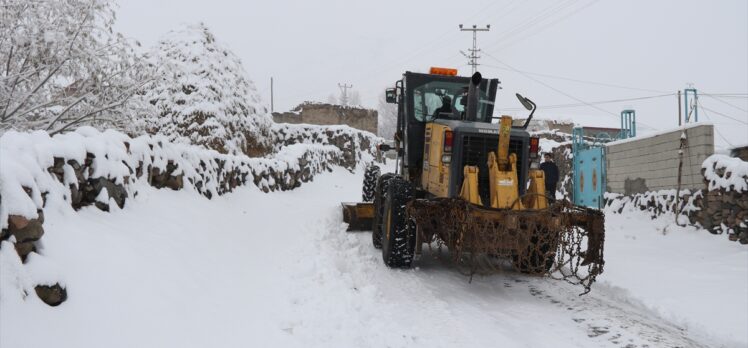 Doğu Anadolu'da kar ve tipi nedeniyle 522 köy yolu ulaşıma kapandı