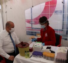 Edirne'de öğretmenler kan bağışında bulunmak için sıraya girdi