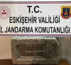 Eskişehir'de tarihi eser operasyonunda mezar steli ele geçirildi