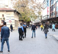 Gaziantep'in işlek noktalarında Kovid-19'a rağmen yoğunluk yaşanıyor