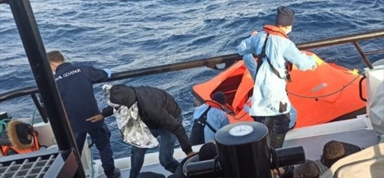 İçişleri Bakanı Soylu, Yunanistan'ın düzensiz göçmenlere kötü muamelesini görmezden gelen AB'ye tepki gösterdi
