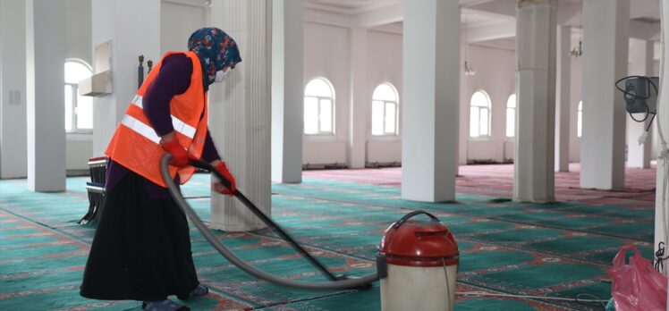 Iğdır'daki 48 camide kapsamlı Kovid-19 temizliği