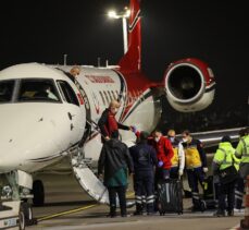 İspanya'da rahatsızlanan başantrenör Nedim Özbey, ambulans uçakla Türkiye'ye getirildi
