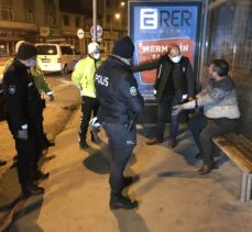 Karabük'te sokağa çıkma kısıtlamasına uymayan alkollü sürücülere para cezası kesildi