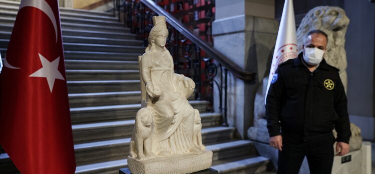 Kültür ve Turizm Bakanı Ersoy, “Kybele” heykelinin tanıtımını yaptı