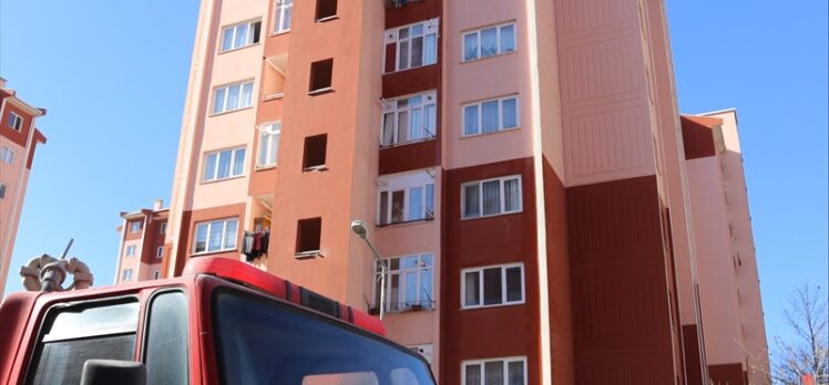 Nevşehir'de binada çıkan yangın hasara neden oldu