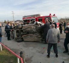 Samsun'da minibüsle çarpışan otomobilin sürücüsü ağır yaralandı