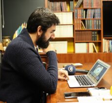 Televizyon programcısı Serdar Tuncer, AA'nın “Yılın Fotoğrafları” oylamasına katıldı
