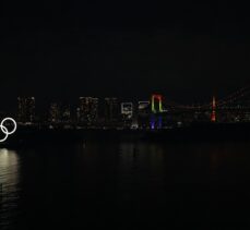 Tokyo Körfezi'ne olimpiyat halkalarından yüzer anıt yerleştirildi