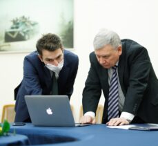 Ukrayna Savunma Bakanı Taran, AA'nın “Yılın Fotoğrafları” oylamasına katıldı
