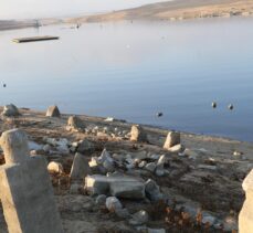 Yozgat'ta su altındaki köy kuraklığın ardından gün yüzüne çıktı