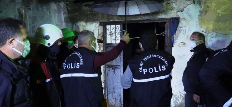 Adana'da metruk evde yangın: 1 ölü
