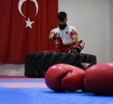 Adanalı genç kick boksçu Mücahit'in hedefi Avrupa şampiyonluğu