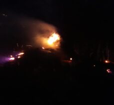 Amasya'da samanlıkta çıkan yangın ormana sıçradı