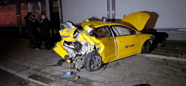 Ankara'da zincirleme trafik kazası: 1 ölü, 3 yaralı