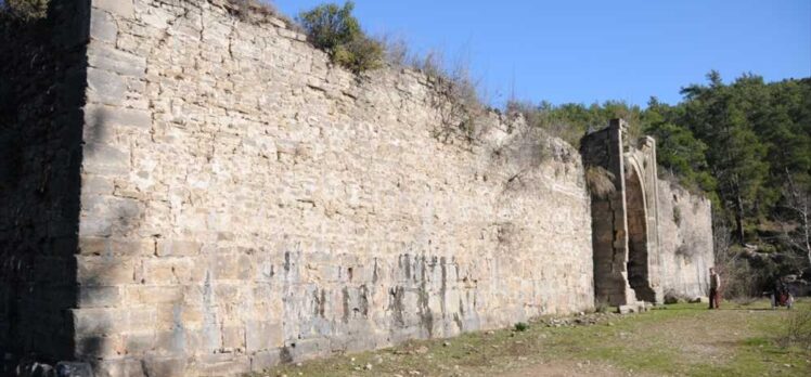 Antalya'daki tarihi Kargıhan ve Hamamı yeniden ayağa kaldırılacak