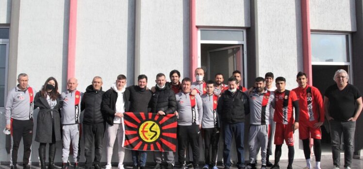 Beşiktaş ile anlaşan futbolcu Bilal Ceylan, Eskişehirspor'a veda etti