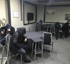 Bursa'da kahvehanede oyun oynayan 16 kişiye para cezası