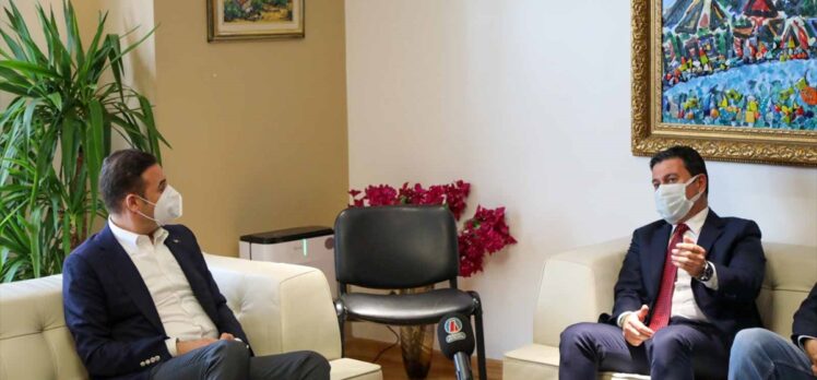 CHP Genel Başkan Yardımcısı Akın, Bodrum Belediye Başkanı Aras'ı ziyaret etti