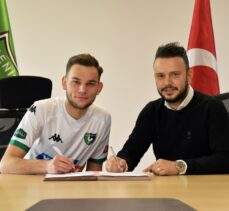 Denizlispor, 3 oyuncu ile profesyonel sözleşme imzaladı