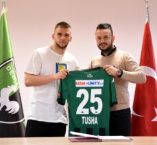 Denizlispor'da Kosovalı genç futbolcu Veton Tusha profesyonel oldu