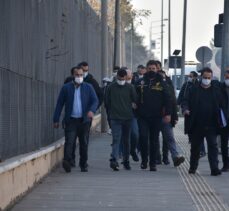 GÜNCELLEME – Diyarbakır, Mersin ve Gaziantep'te iş vaadiyle dolandırıcılık yaptıkları iddiasıyla 13 zanlı yakalandı