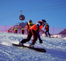 Erciyes'te, “Snowboard Kayseri İl Birinciliği” müsabakaları yapıldı