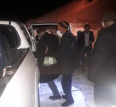 Hizan'da kar nedeniyle mahsur kalan 5 hastanın imdadına ekipler yetişti