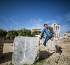 İsrail'in saldırısında bacağını kaybeden Filistinli genç “parkur sporu”yla engellere meydan okuyor
