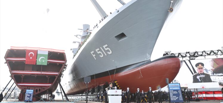 İstanbul Fırkateyni'nin Denize İniş ve Pakistan MİLGEM Korvet Projesi 3'üncü Gemi İlk Kaynak Töreni