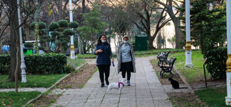 İstanbul sokaklarında kısıtlama sakinliği hakim