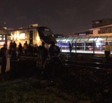 İzmir'de İZBAN treninin çarptığı kişi öldü