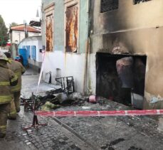 İzmir'de metruk binada çıkan yangında bir kişi yaralandı