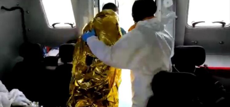 Karadeniz'de batan kuru yük gemisinden 6 kişi kurtarıldı
